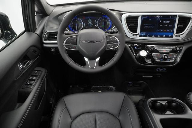 new 2025 Chrysler Pacifica car, priced at $41,445