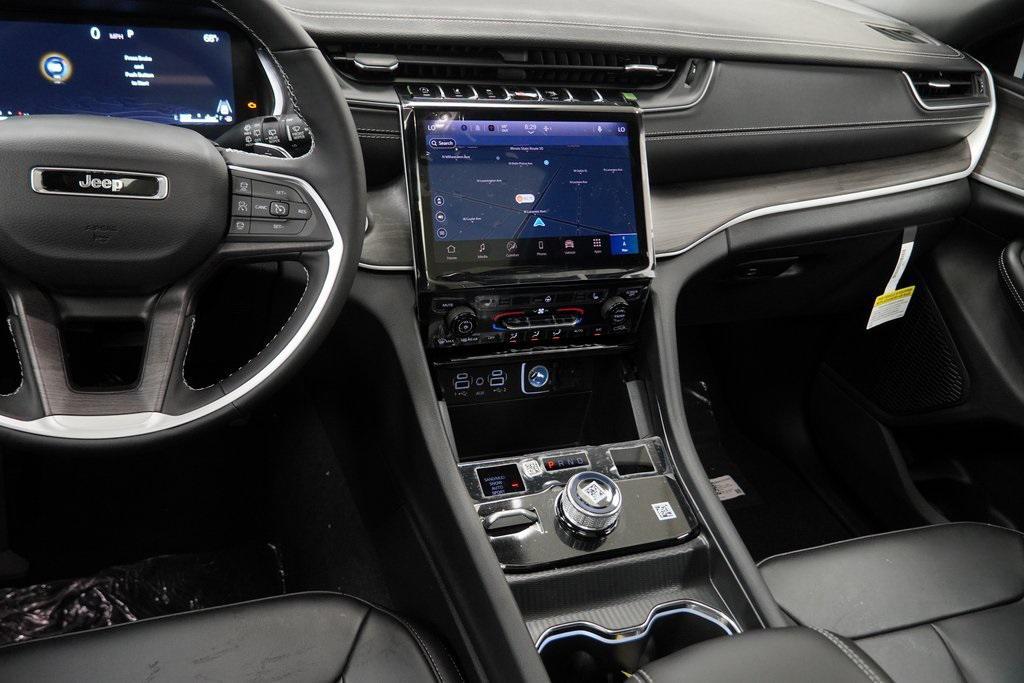 new 2025 Jeep Grand Cherokee car, priced at $44,890