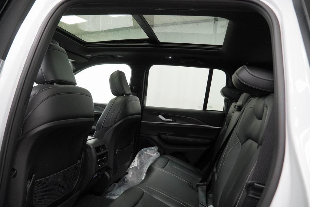 new 2025 Jeep Grand Cherokee car, priced at $44,890