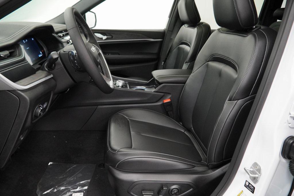 new 2025 Jeep Grand Cherokee car, priced at $44,890