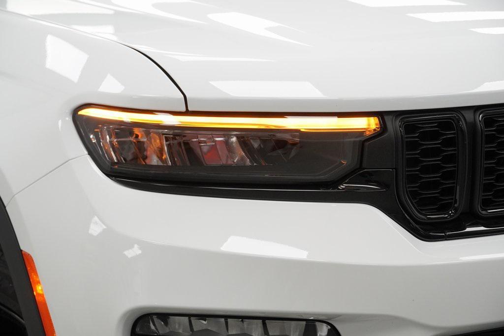 new 2025 Jeep Grand Cherokee car, priced at $44,890
