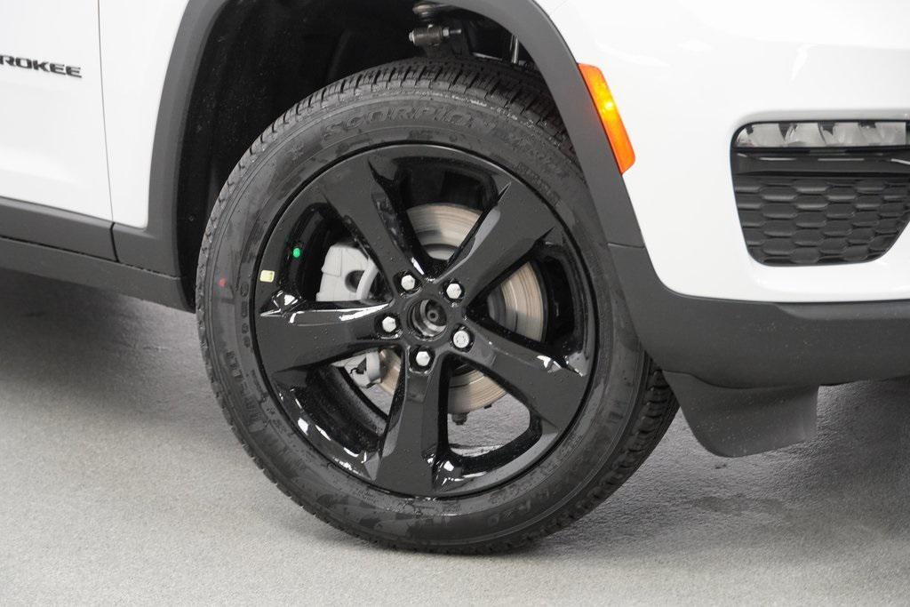 new 2025 Jeep Grand Cherokee car, priced at $44,890