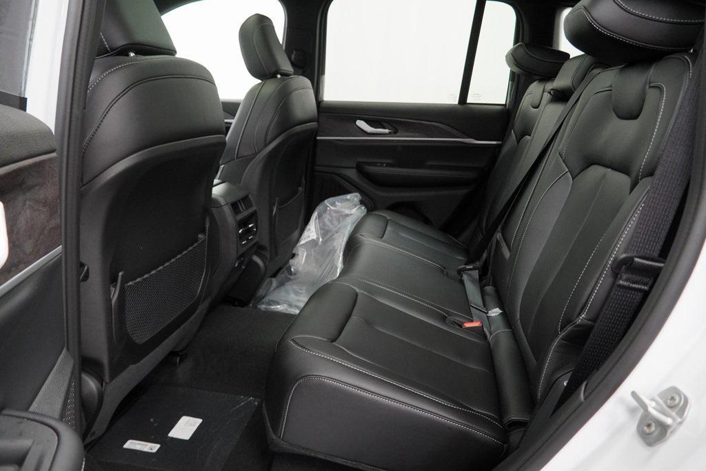new 2025 Jeep Grand Cherokee car, priced at $44,890