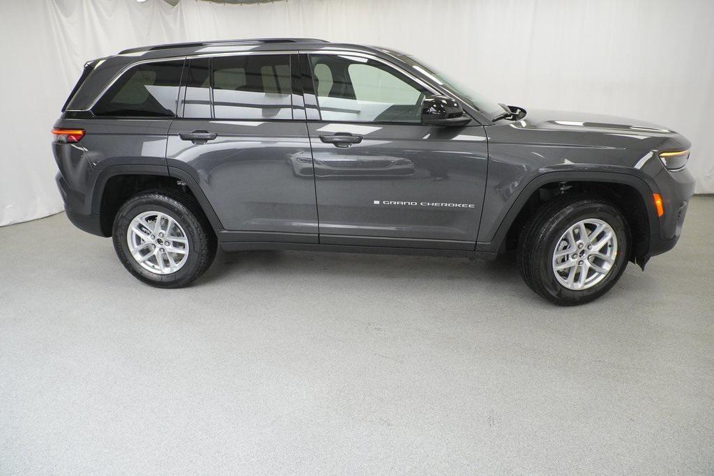 new 2025 Jeep Grand Cherokee car, priced at $37,375