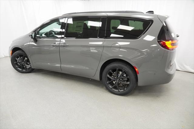 new 2025 Chrysler Pacifica car, priced at $49,535