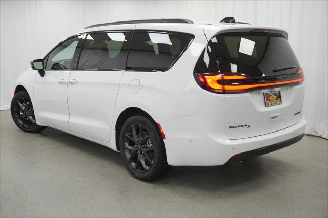 new 2024 Chrysler Pacifica car, priced at $45,960