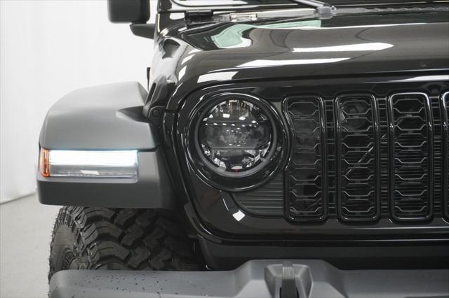 new 2025 Jeep Wrangler car, priced at $46,075