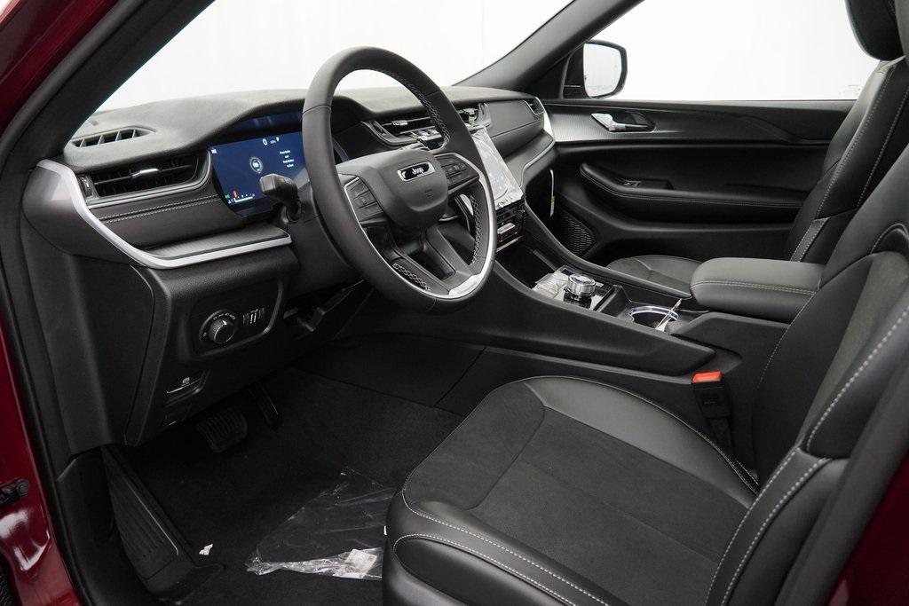 new 2025 Jeep Grand Cherokee car, priced at $41,125