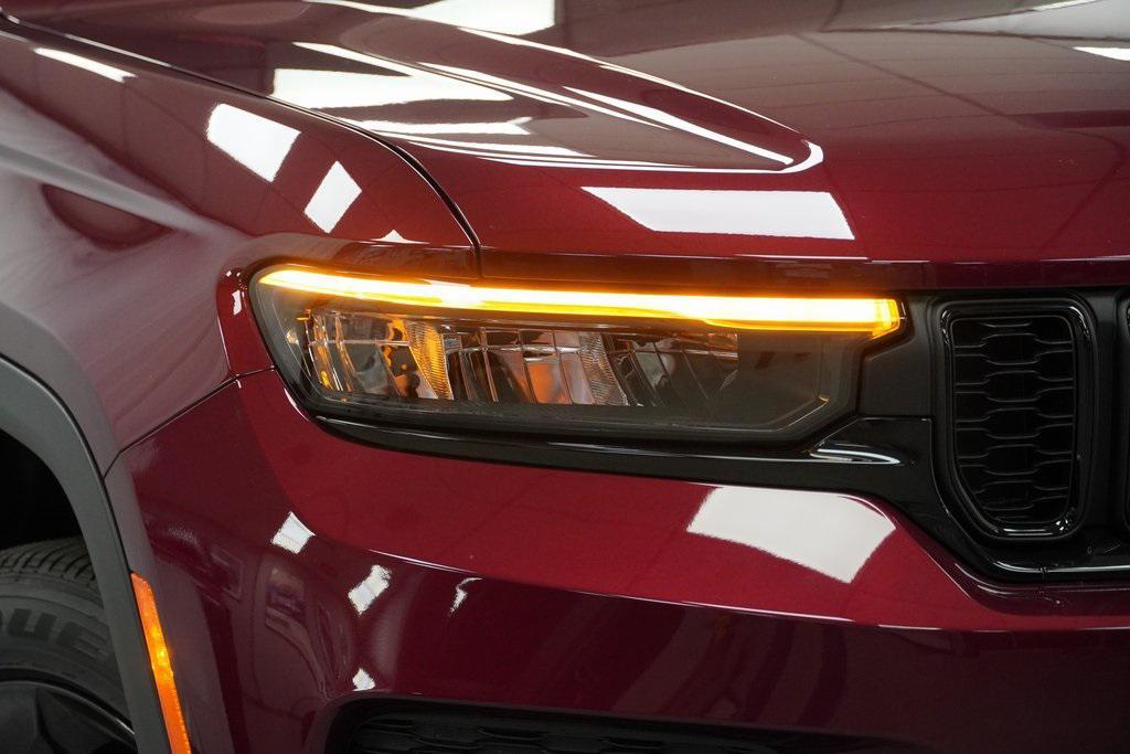 new 2025 Jeep Grand Cherokee car, priced at $41,125
