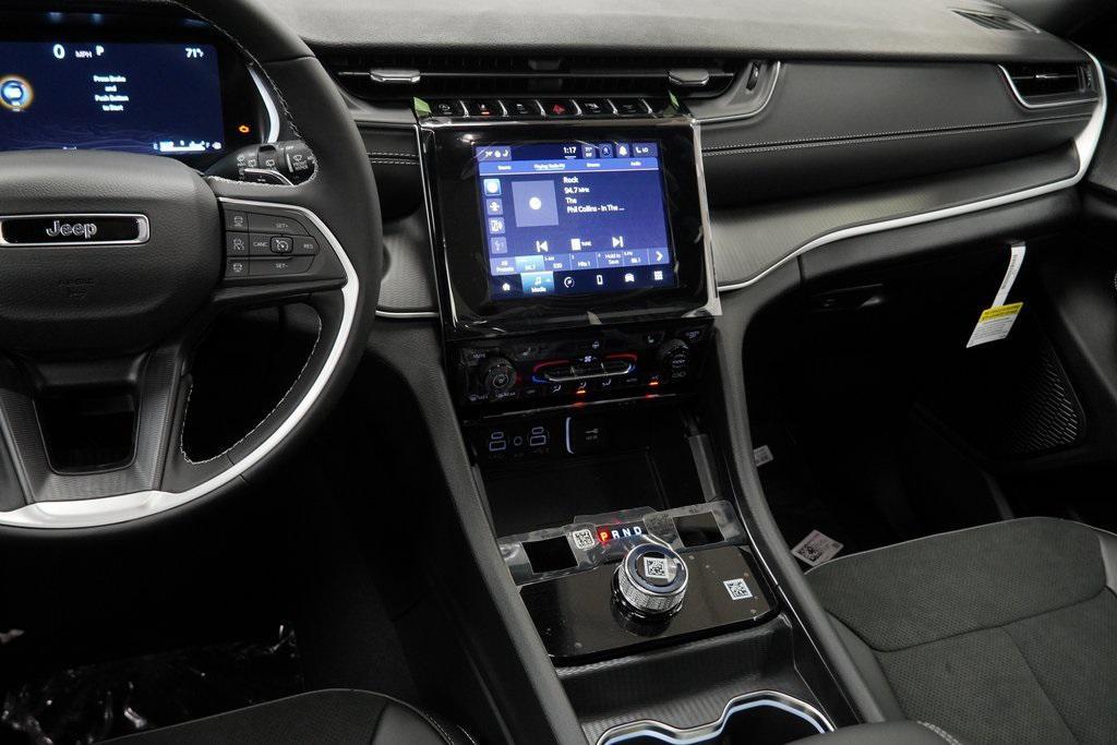 new 2025 Jeep Grand Cherokee car, priced at $41,125