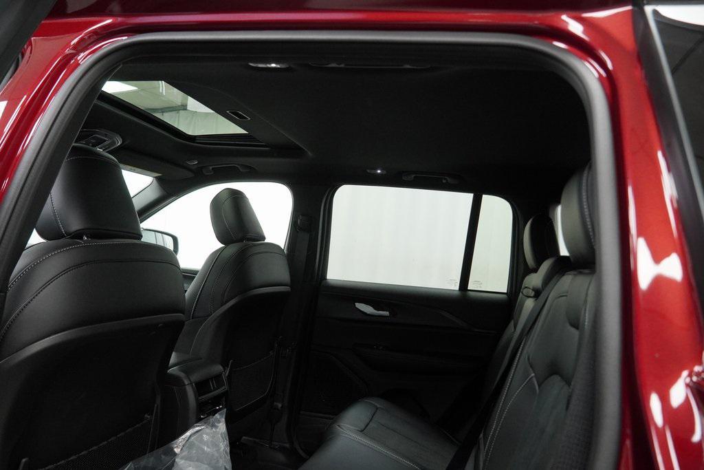 new 2025 Jeep Grand Cherokee car, priced at $41,125