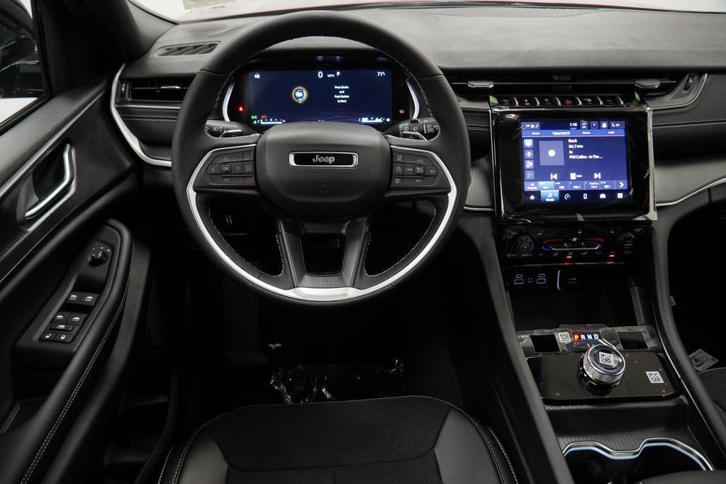 new 2025 Jeep Grand Cherokee car, priced at $41,125