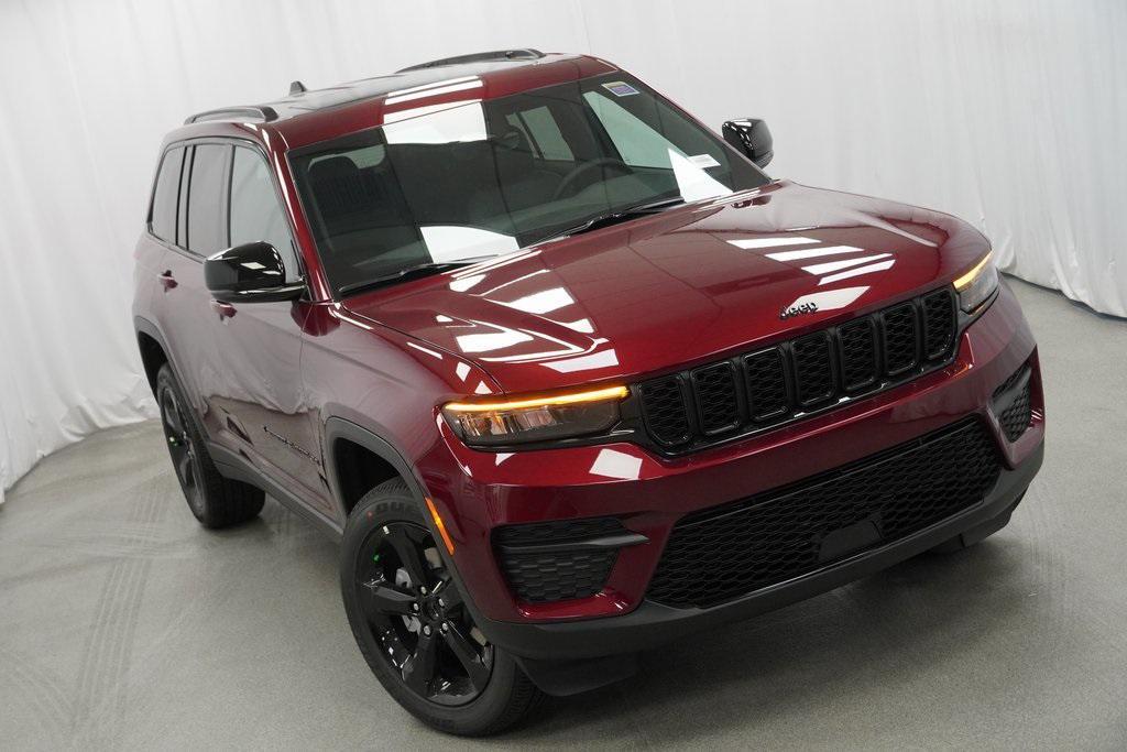 new 2025 Jeep Grand Cherokee car, priced at $41,125