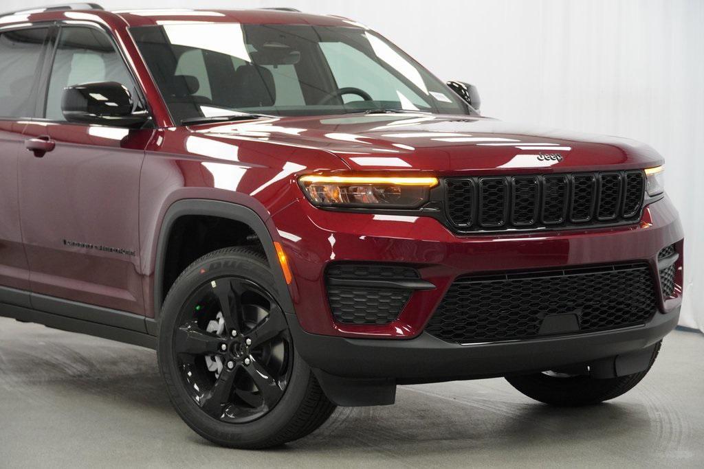 new 2025 Jeep Grand Cherokee car, priced at $41,125