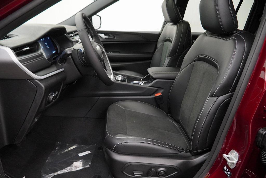 new 2025 Jeep Grand Cherokee car, priced at $41,125