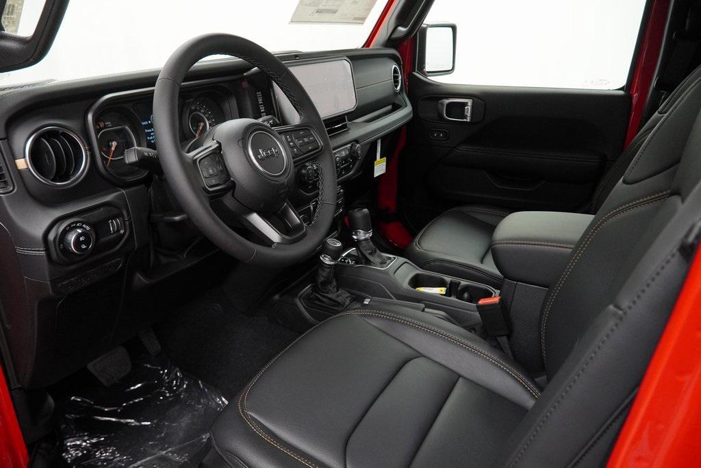 new 2025 Jeep Gladiator car, priced at $43,990