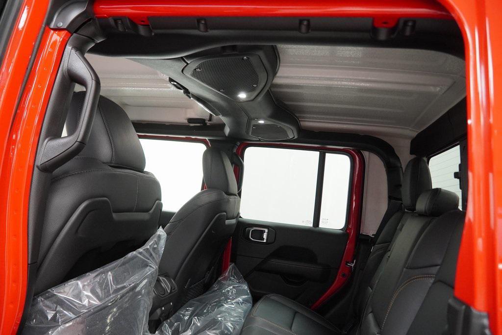 new 2025 Jeep Gladiator car, priced at $43,990