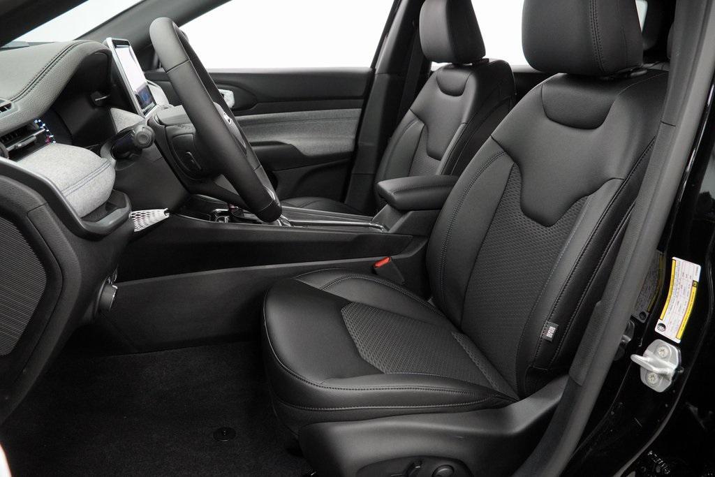 used 2025 Jeep Compass car, priced at $24,994