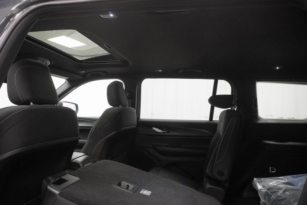 new 2025 Jeep Grand Cherokee L car, priced at $36,625