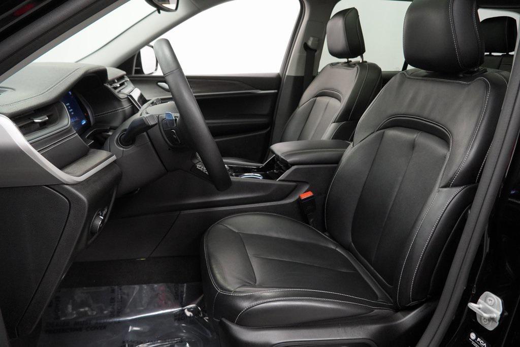 used 2022 Jeep Grand Cherokee car, priced at $33,794
