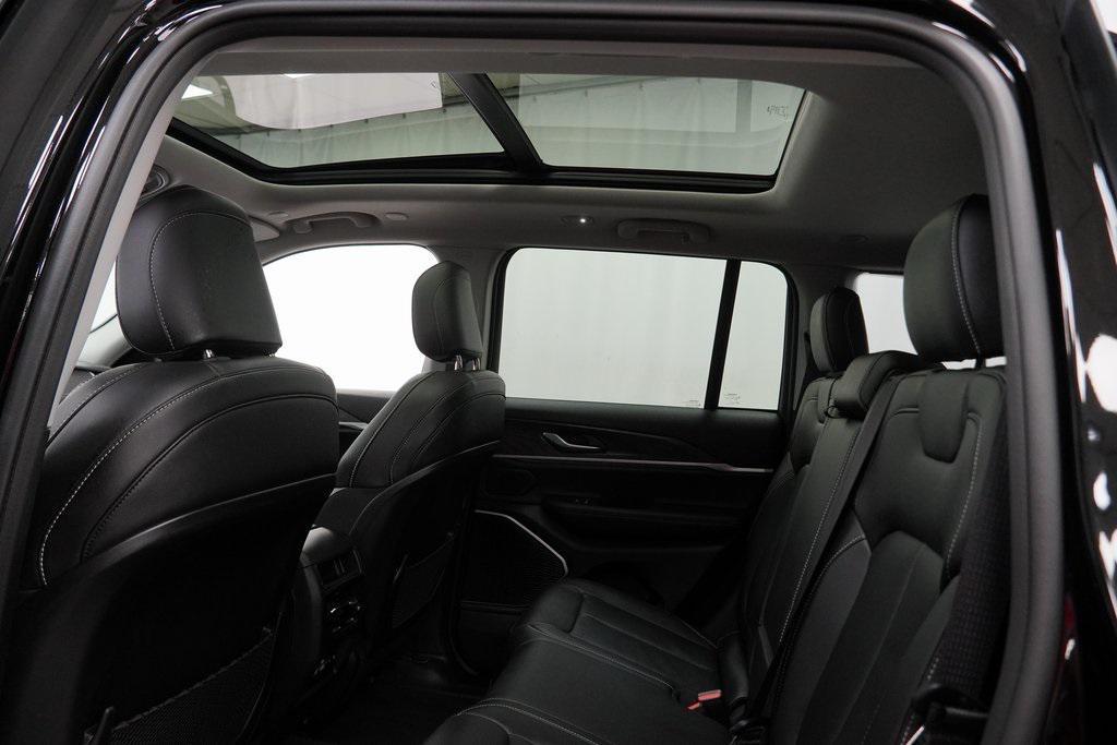 used 2022 Jeep Grand Cherokee car, priced at $33,794