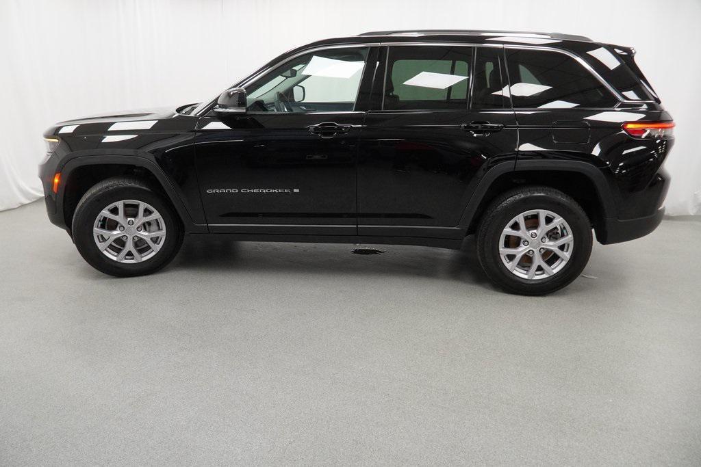 used 2022 Jeep Grand Cherokee car, priced at $33,794