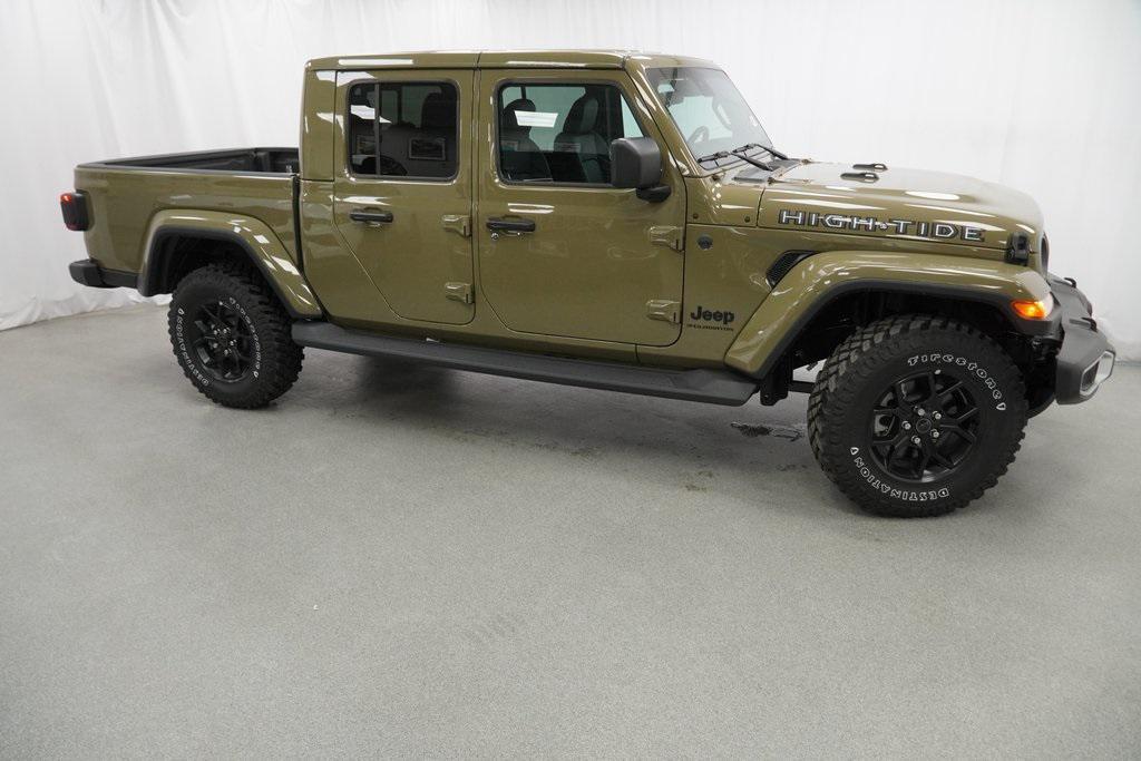 new 2025 Jeep Gladiator car, priced at $43,585