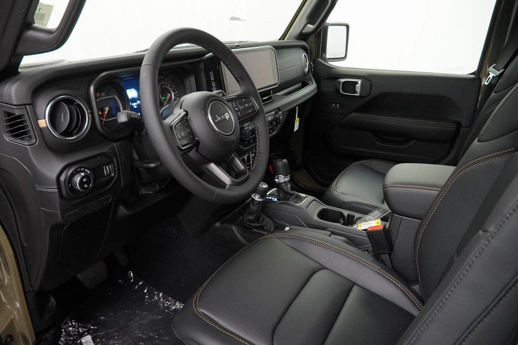 new 2025 Jeep Gladiator car, priced at $43,585