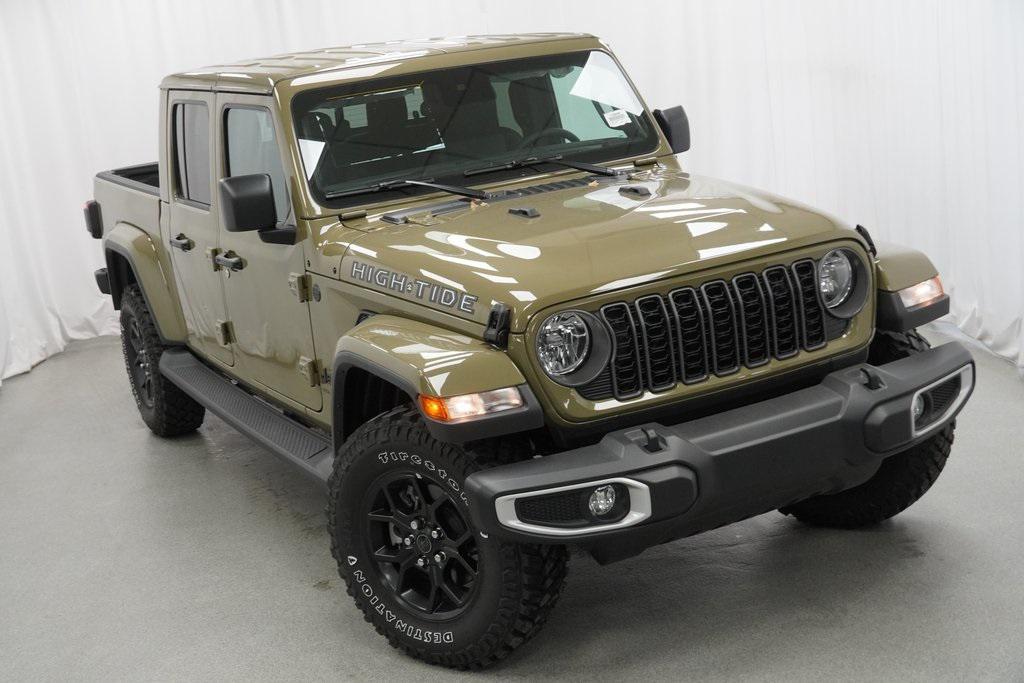 new 2025 Jeep Gladiator car, priced at $43,585