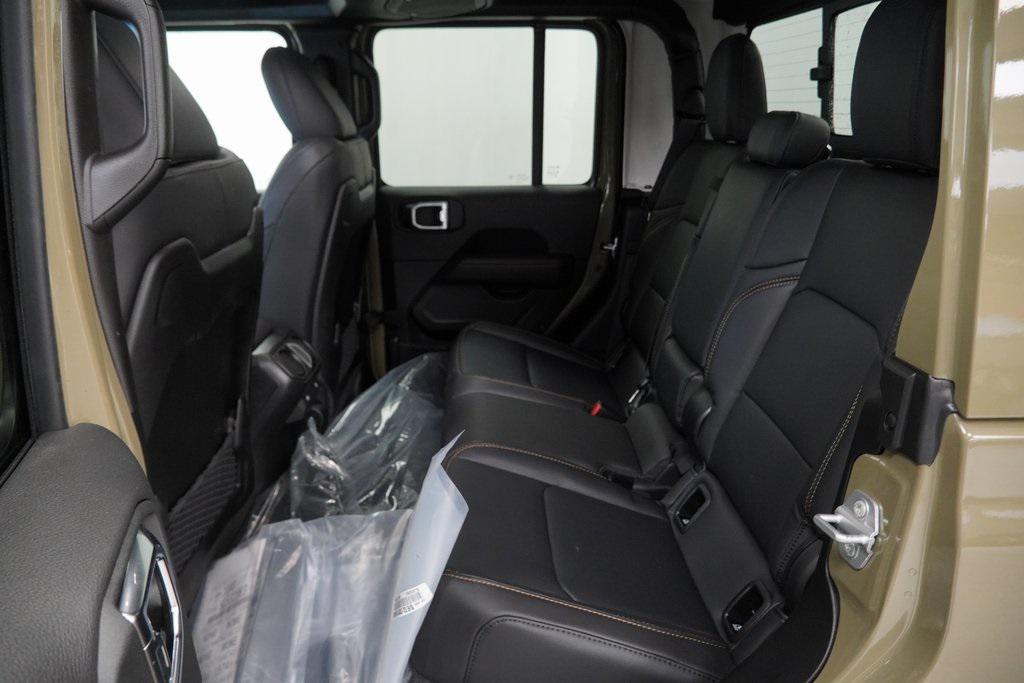 new 2025 Jeep Gladiator car, priced at $43,585