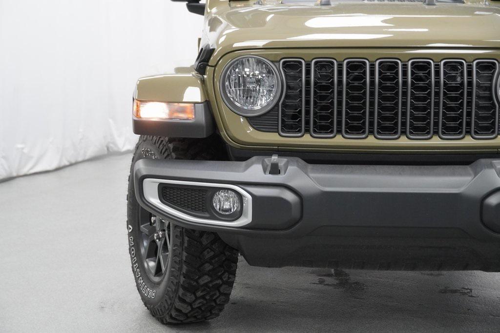 new 2025 Jeep Gladiator car, priced at $43,585