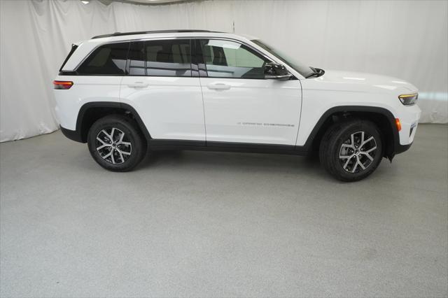 new 2025 Jeep Grand Cherokee car, priced at $42,160