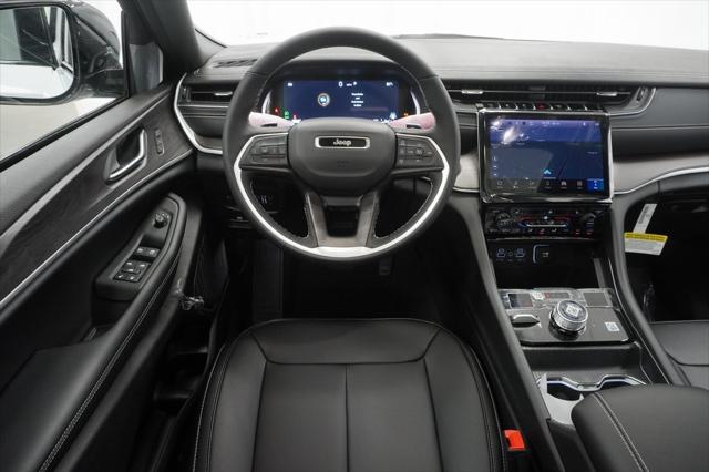 new 2025 Jeep Grand Cherokee car, priced at $42,160
