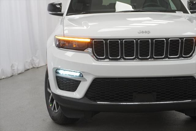new 2025 Jeep Grand Cherokee car, priced at $42,160