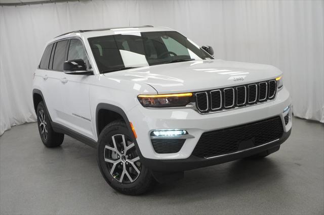 new 2025 Jeep Grand Cherokee car, priced at $42,160