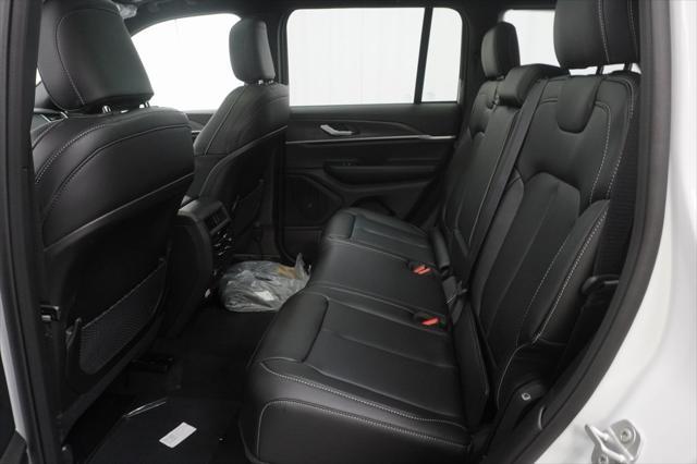 new 2025 Jeep Grand Cherokee car, priced at $42,160