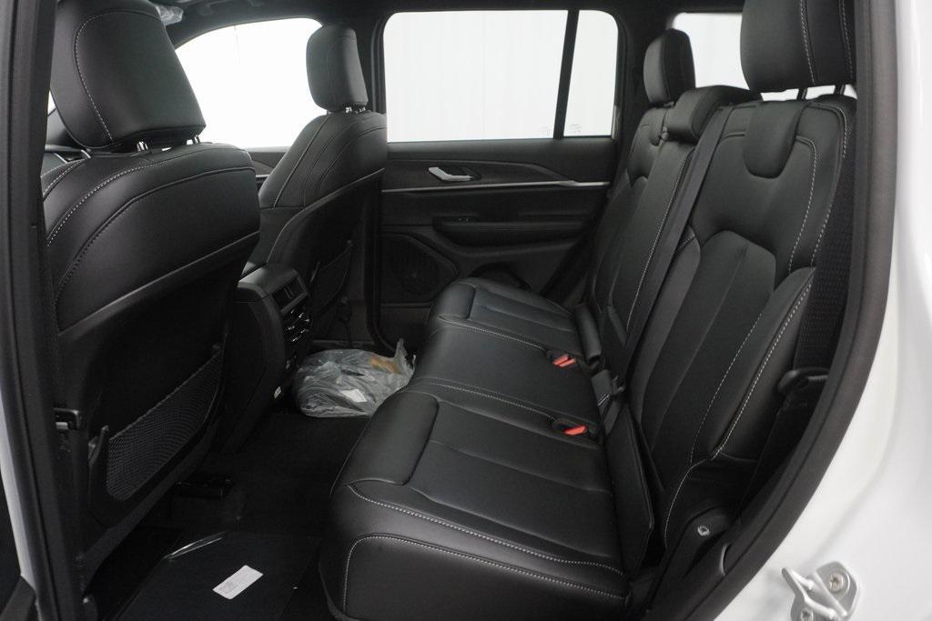 new 2025 Jeep Grand Cherokee car, priced at $43,160