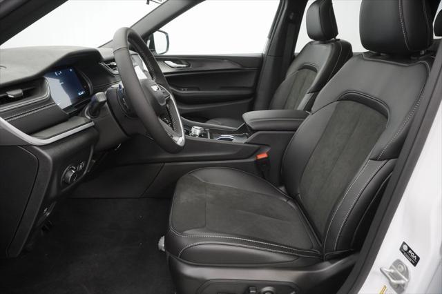 new 2025 Jeep Grand Cherokee car, priced at $37,635