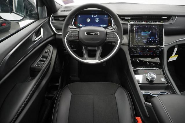 new 2025 Jeep Grand Cherokee car, priced at $37,635