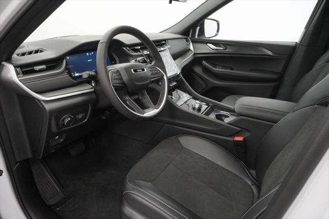 new 2025 Jeep Grand Cherokee car, priced at $37,635