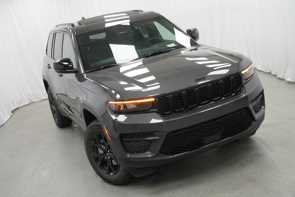 new 2025 Jeep Grand Cherokee car, priced at $39,480