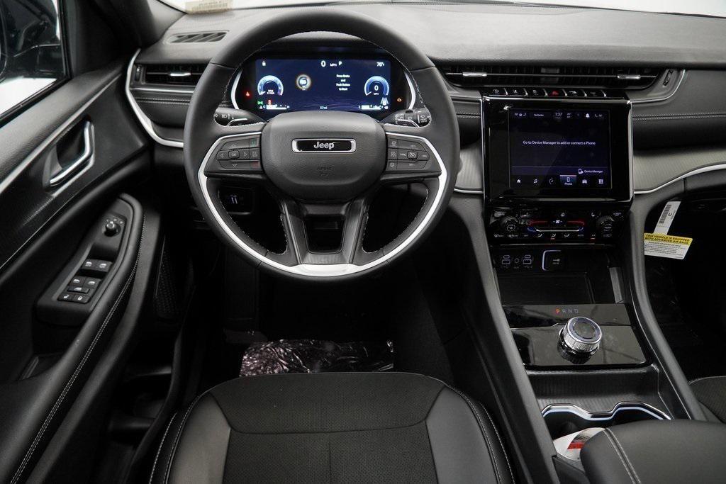 new 2025 Jeep Grand Cherokee car, priced at $39,480