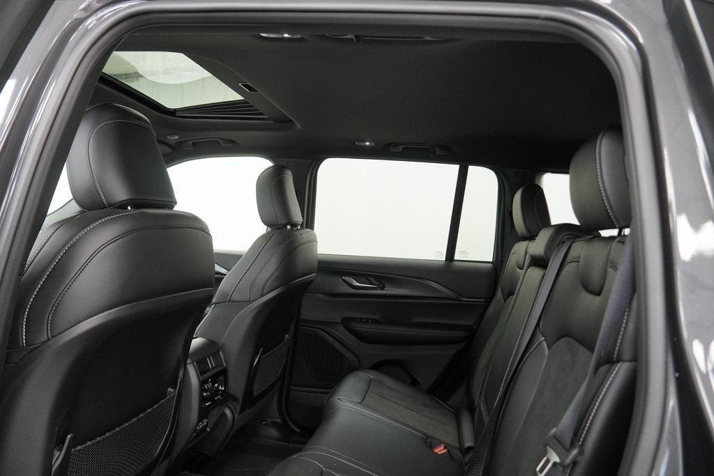 new 2025 Jeep Grand Cherokee car, priced at $39,480