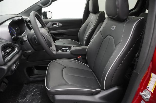 new 2025 Chrysler Pacifica Hybrid car, priced at $48,575