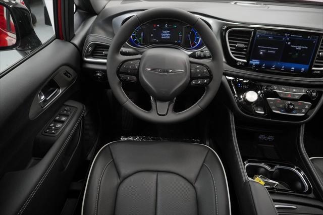new 2025 Chrysler Pacifica Hybrid car, priced at $48,575