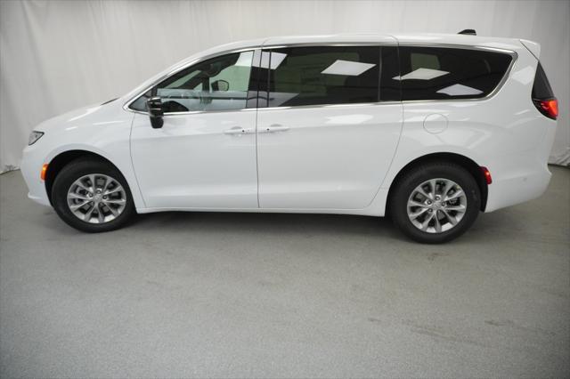 new 2025 Chrysler Pacifica car, priced at $47,615