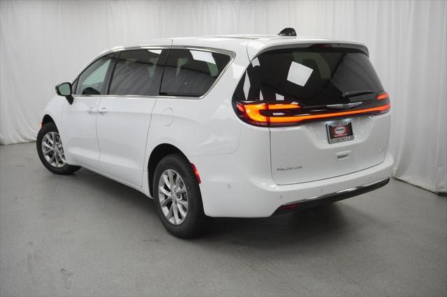 new 2025 Chrysler Pacifica car, priced at $47,615