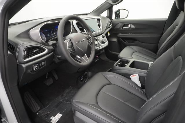 new 2025 Chrysler Pacifica car, priced at $47,615