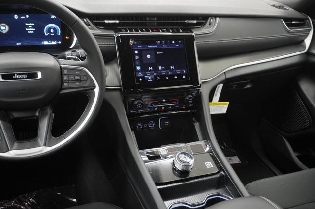 new 2025 Jeep Grand Cherokee car, priced at $33,530
