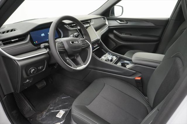 new 2025 Jeep Grand Cherokee car, priced at $33,530